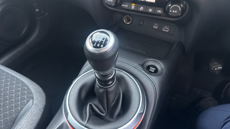 Nissan Juke 1.0 DiG-T N-Connecta 5dr Petrol Hatchback